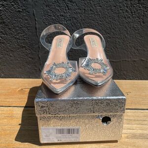 Wet Kiss Clear Acrylic Crystal Jeweled Sling Back Bridal Heels Size 7
